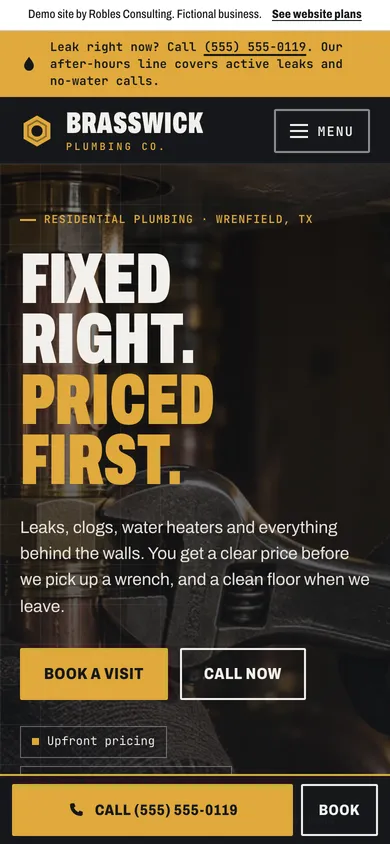 Die Demo Brasswick Plumbing Co. auf einem Smartphone-Bildschirm, mit einer unten fixierten Anruf-Schaltfläche.